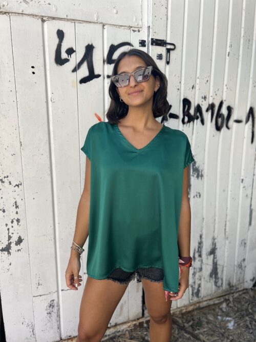 REMERA TOLEDO VERDE - ESCOTE EN V