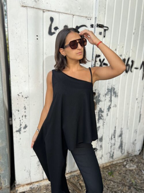 MUSCULOSA CAPRI NEGRA