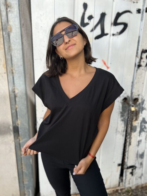 REMERA KERAS NEGRA