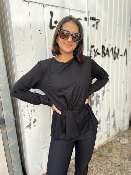 REMERA AIDA - NEGRA